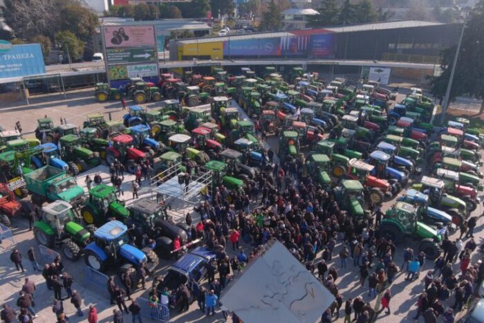 [366896] ΔΙΑΜΑΡΤΥΡΙΑ ΑΓΡΟΤΩΝ ΣΤΗΝ ΘΕΣΣΑΛΟΝΙΚΗ ΣΤΟ ΠΛΑΙΣΙΟ ΤΩΝ ΕΓΚΑΙΝΙΩΝ ΤΗΣ 30ης AGROTICA (ΒΑΣΙΛΗΣ ΒΕΡΒΕΡΙΔΗΣ/ΜΟΤΙΟΝΤΕΑΜ)