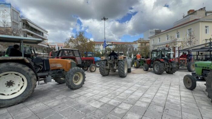 traketr pyrgos plateia