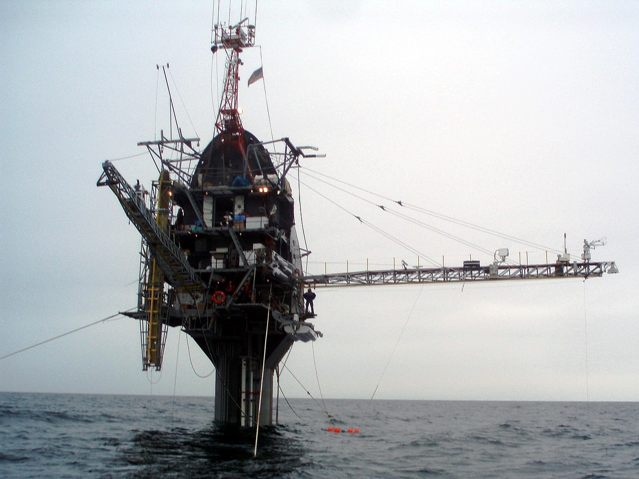 1280px RP FLIP (Floating Instrument Platform) in August 2009 (cropped)