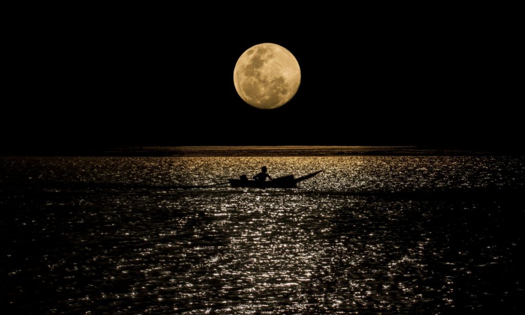 The Full Moon Floats Past The Πανσέληνος