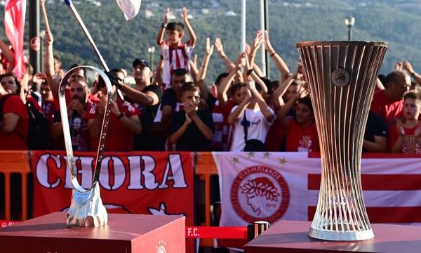 ολυμπιακοσ τροπαια olympiakos tropaia