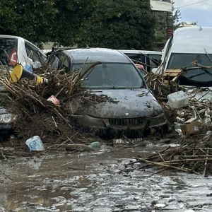 kakokairia plimmires autokinita