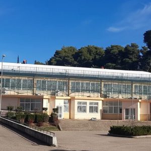 krestena gymnastirio kleisto