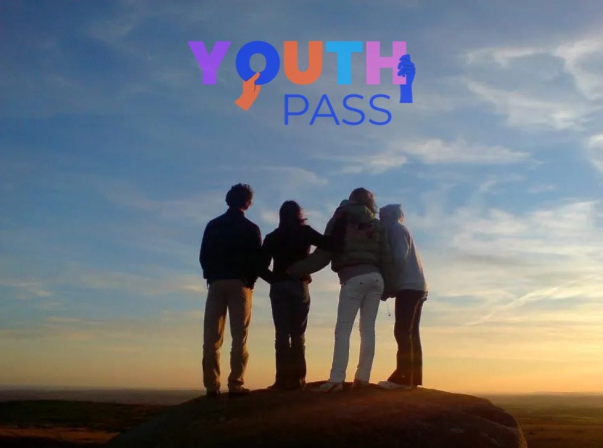 youth pass large