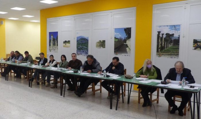 DIMOTIKOSYMVOULIOKRESTENA