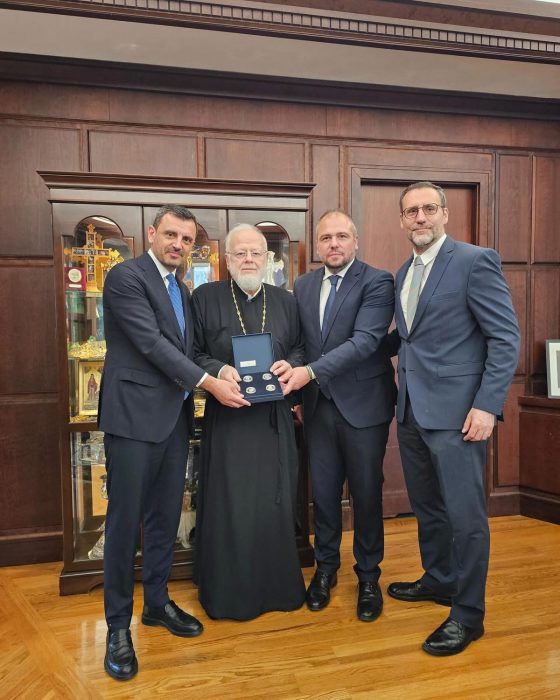 8cf77f0d b081 4a34 b22b 63877cefbc76