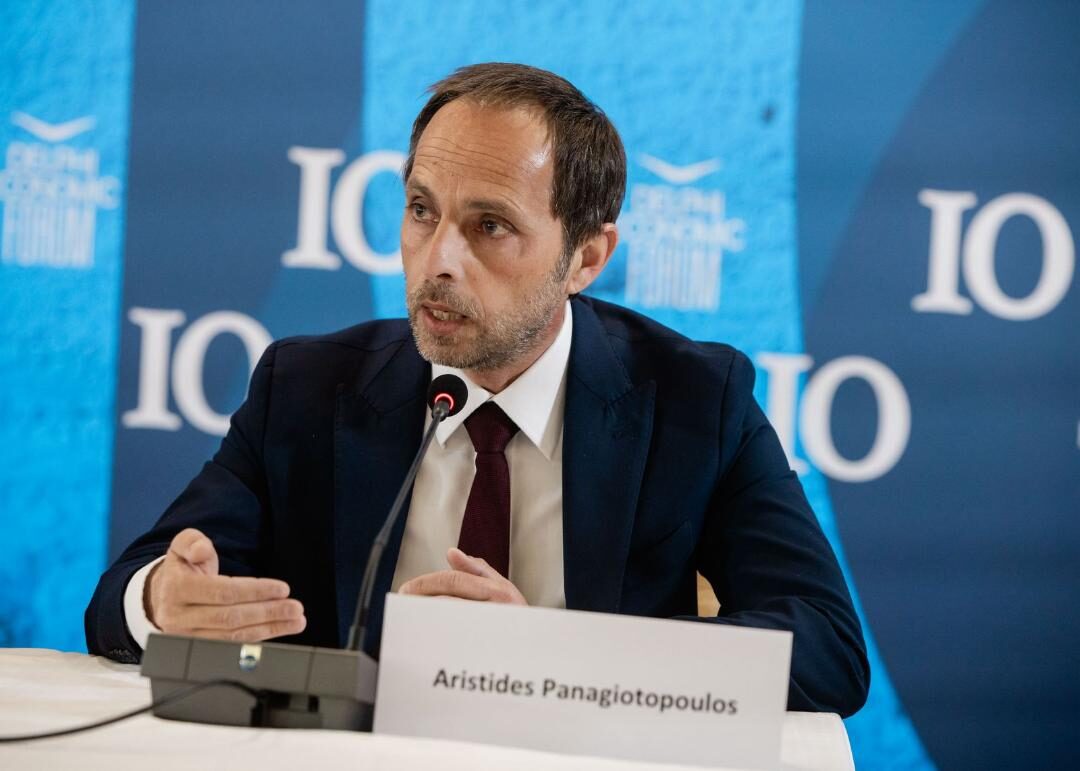 ΣΤΟ ΟΙΚΟΝΟΜΙΚΟ ΦΟΡΟΥΜ ΔΕΛΦΩΝ Ο ΔΗΜΑΡΧΟΣ ΑΡΧΑΙΑΣ ΟΛΥΜΠΙΑΣ