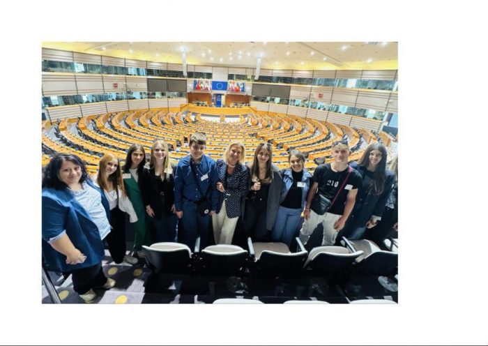 Επίσκεψη του Γυμνασίου Καράτουλα στο Ευρωπαικό Κοινοβούλιο