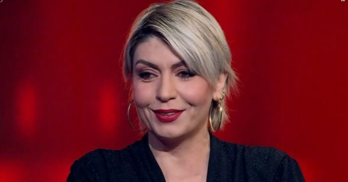 gineka metamavra 1200x630Γυναίκα με τα Μαύρα