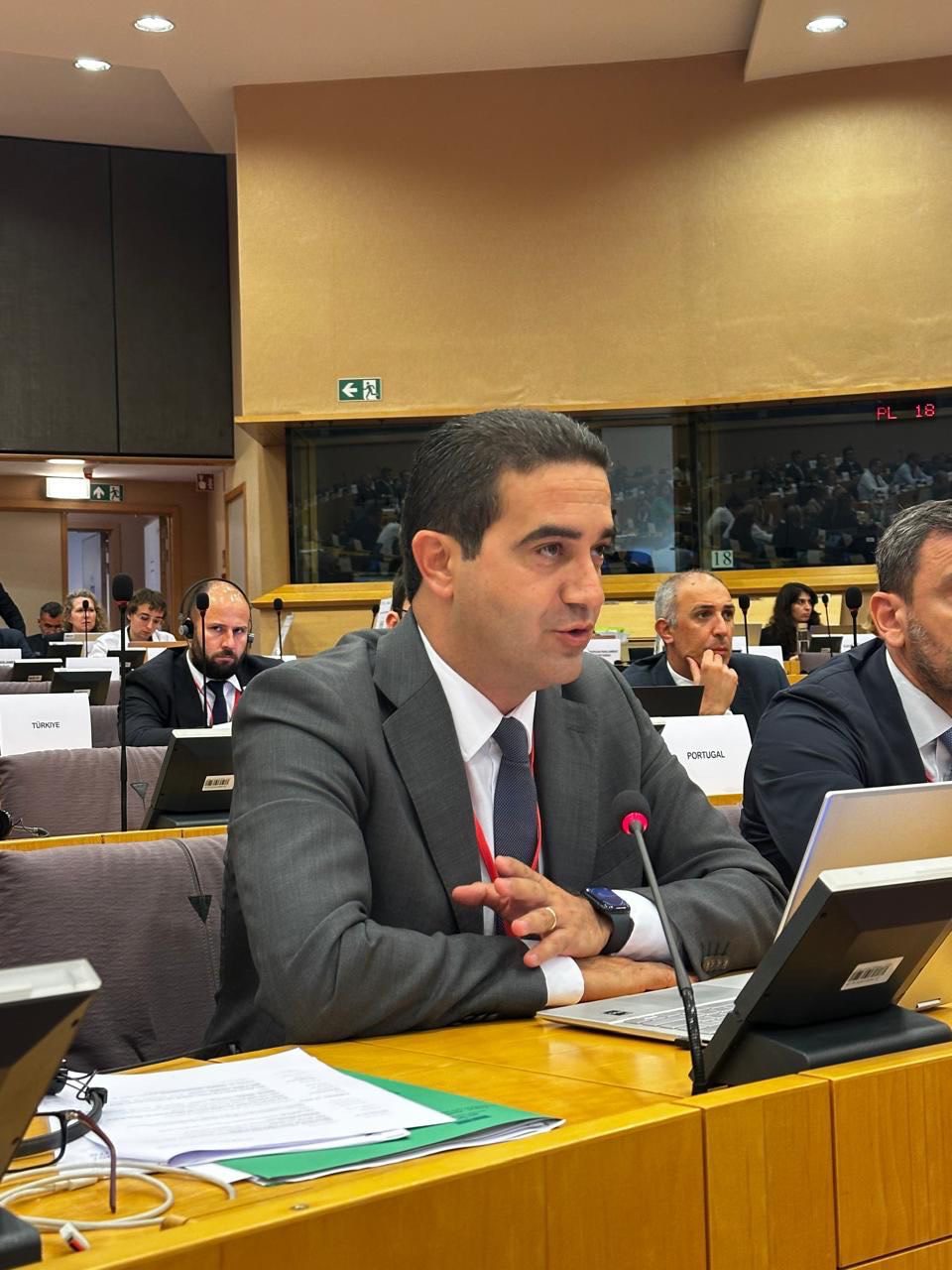 e2eed58d e5ff 4e2b b2d1 4ccd3b787f21