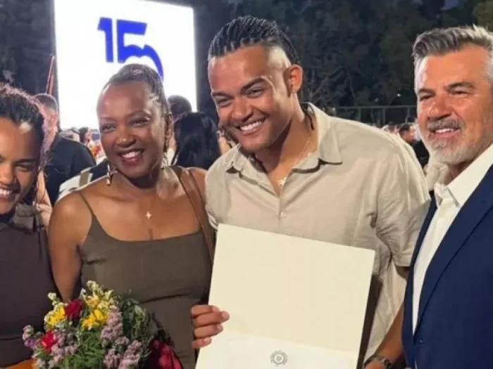 karalis ptyxio 121452.jpg