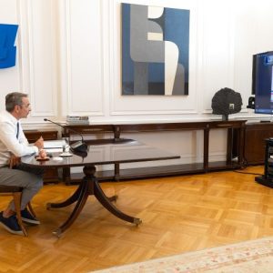 ΣΥΜΜΕΤΟΧΗ ΤΟΥ ΠΡΩΘΥΠΟΥΡΓΟΥ ΚΥΡΙΑΚΟΥ ΜΗΤΣΟΤΑΚΗ ΣΤΗΝ ΕΥΡΩΠΑΙΚΗ ΤΗΛΕΔΙΑΣΚΕΨΗ ΓΙΑ ΤΗΝ ΟΥΚΡΑΝΙΑ (ΔΗΜΗΤΡΗΣ ΠΑΠΑΜΗΤΣΟΣ/ΓΡΑΦΕΙΟ ΤΥΠΟΥ ΠΡΩΘΥΠΟΥΡΓΟΥ/EUROKINISSI)