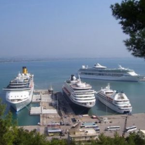 CREATOR: gd jpeg v1.0 (using IJG JPEG v62), default quality