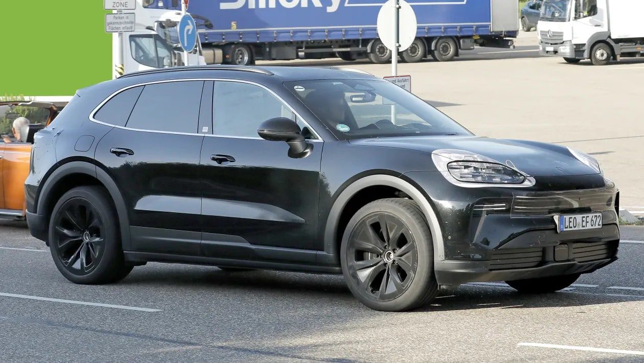 Porsche Cayenne Electric front angled dgprvs 11zon