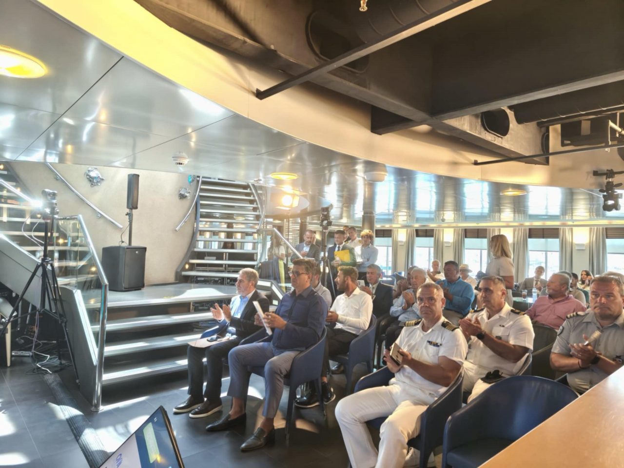 Messenger creation FD13A725 5381 4A13 AE27 F0A22FD96D40