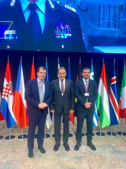 ebfc8bb6 4757 41bc a9d5 e6eb3a1027a2