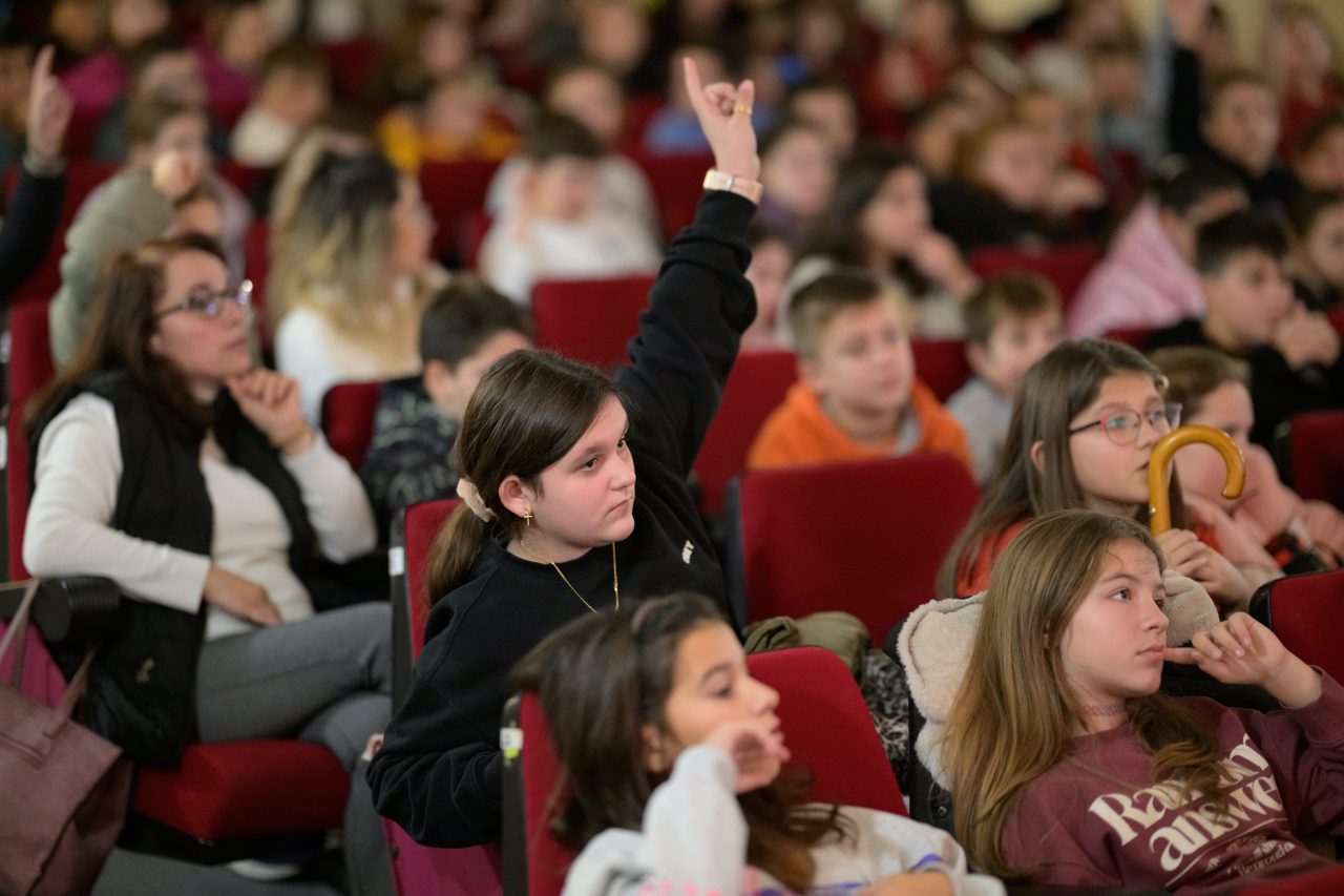 kosmos theatro cinema epitropes