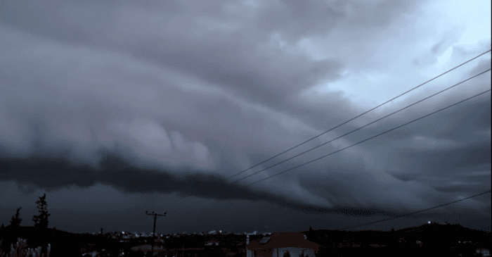 Εντυπωσιακό φαινόμενο shelf cloud