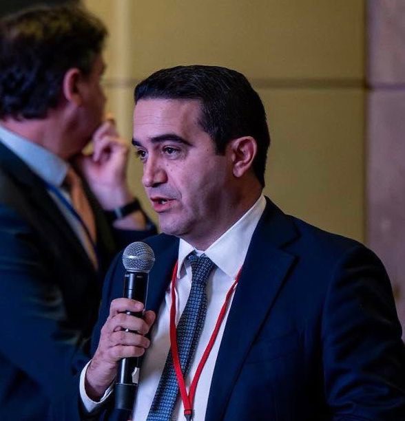 3c220dee f003 4792 b188 16937a156f23