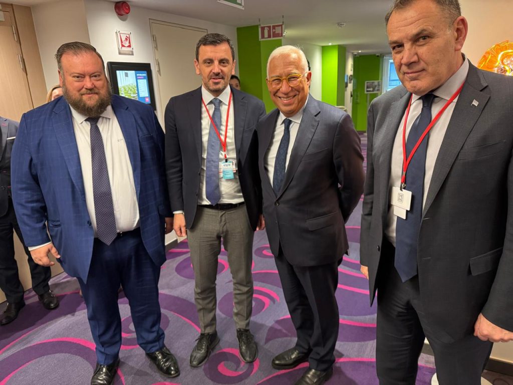 24b1a4ec 2b0e 45a9 aac2 466d9c01a9d7