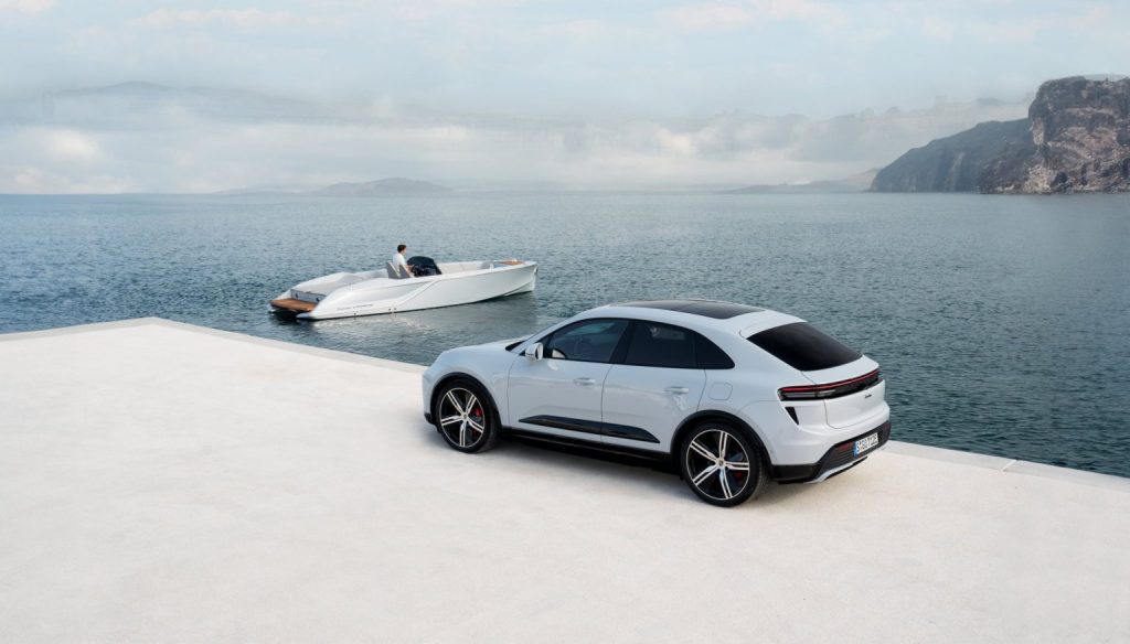 Porsche Macan Turbo Frauscher x Porsche 850 Fantom Air 1536x876