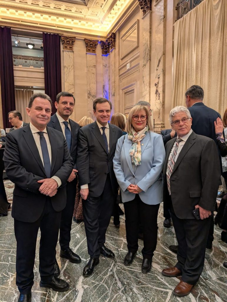 0475e81d 7f32 488c ac34 82651e01cb2b