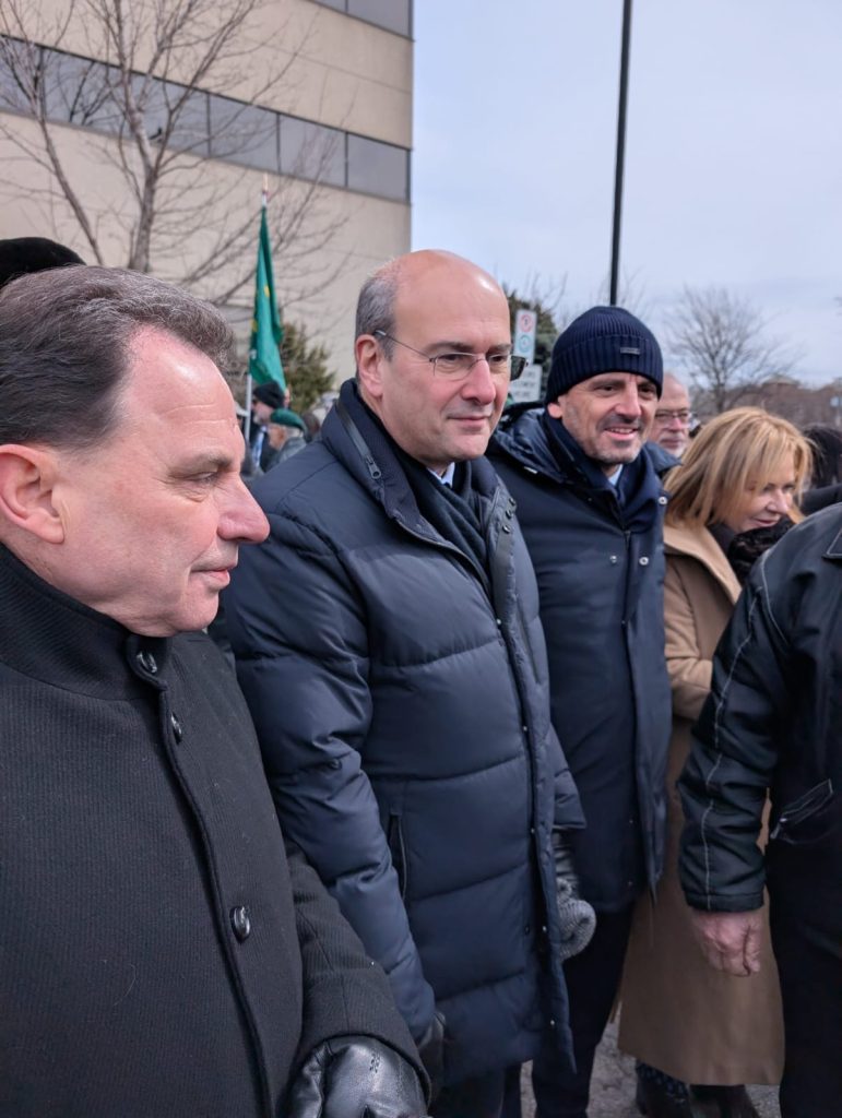 9730a4b2 61b2 4d00 a775 5ea315e0571d