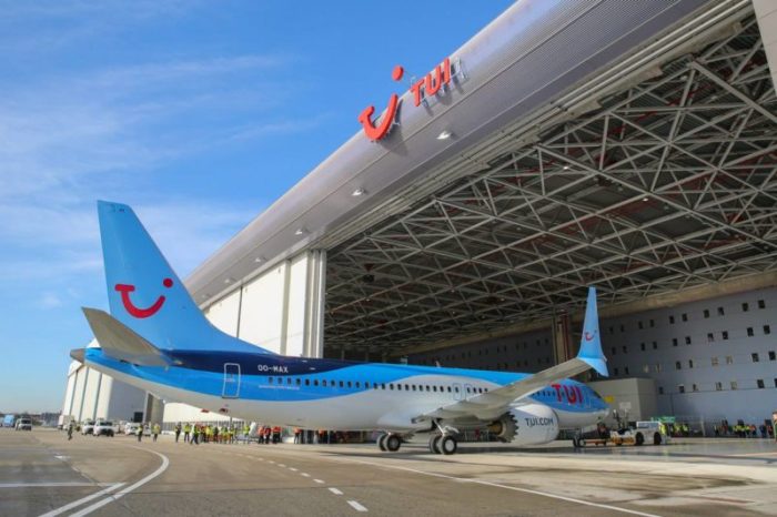 TUI FLY e aerplane