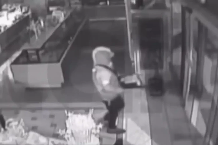 keratsini diarriktis 6 3 26.jpg