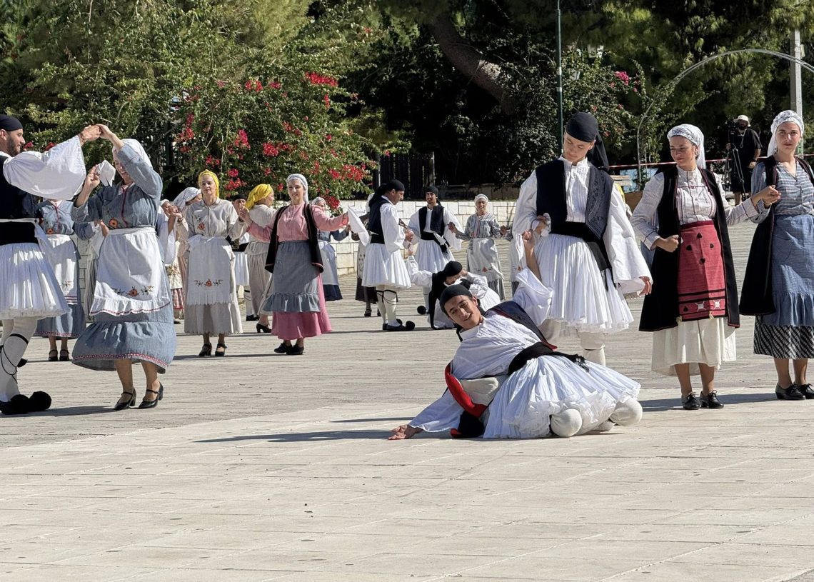 pyrgos plateia xoreftiko