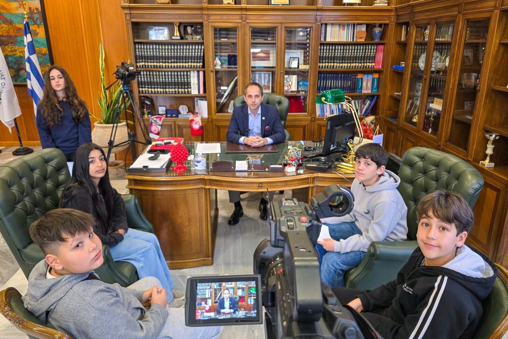 synenteuksi mathites pelopiou2