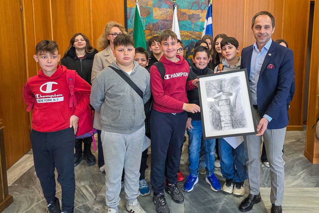 synenteuksi mathites pelopiou6