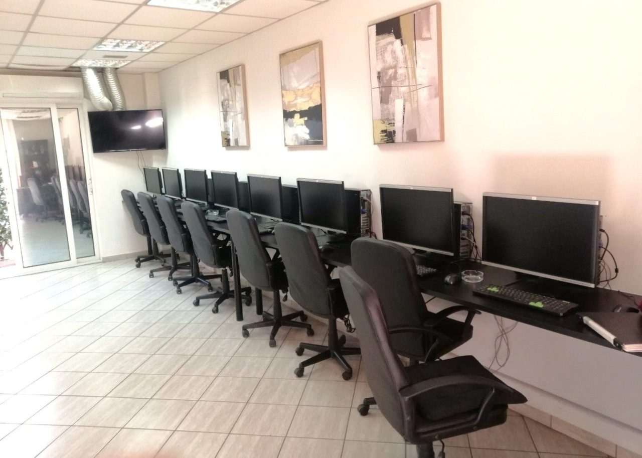 tzogos internet kafe cafe froutakia ypologistes pc