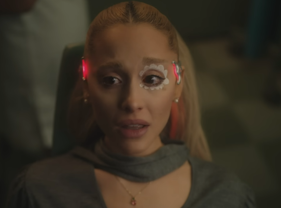 ariana grande.png