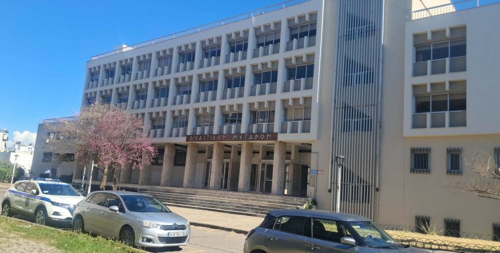 dikastiko megaro agrinio.jpg