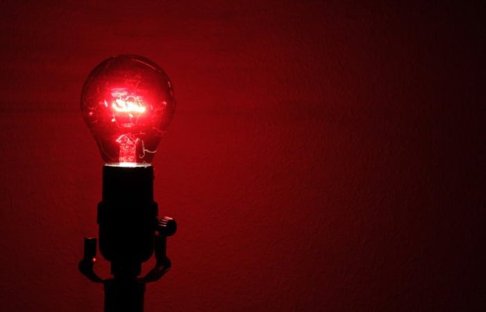 kokkino fos fanari lampba