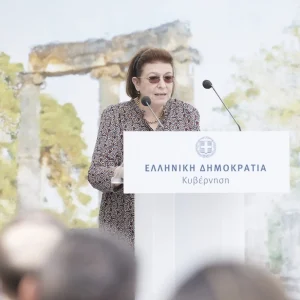 lina mendoni olmpia