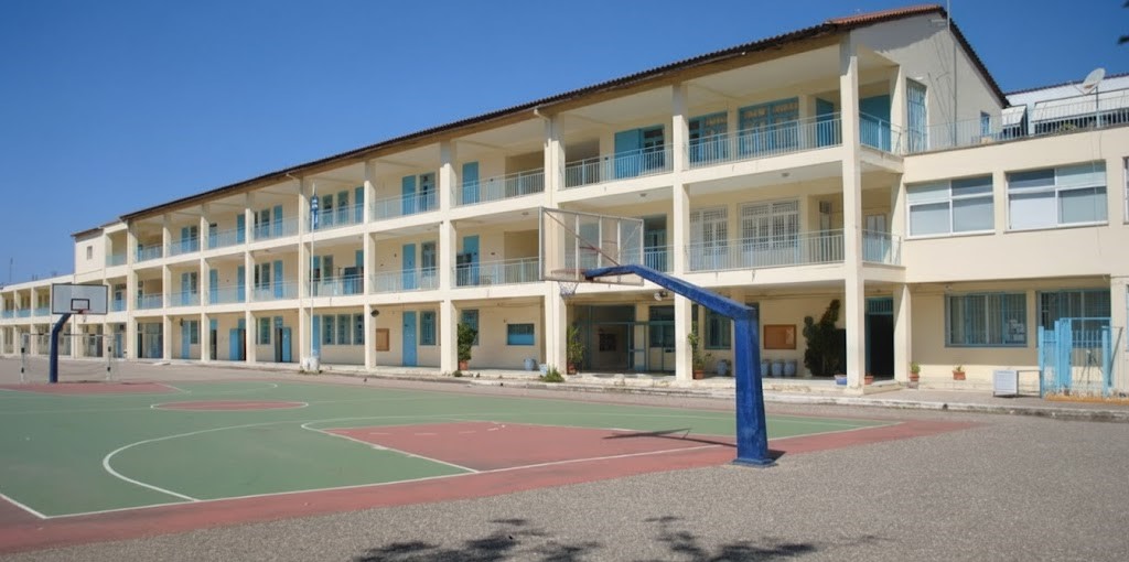 onaseio lykeio pyrgou.jpg