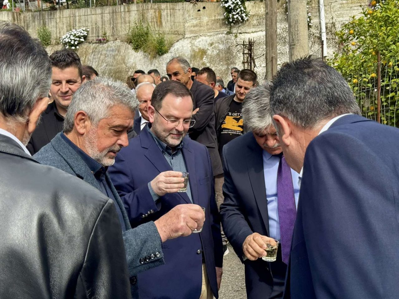 ΠΕΡΙ 1