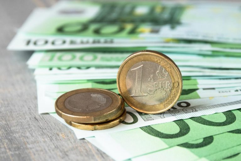 money 1 768x512 1.jpg