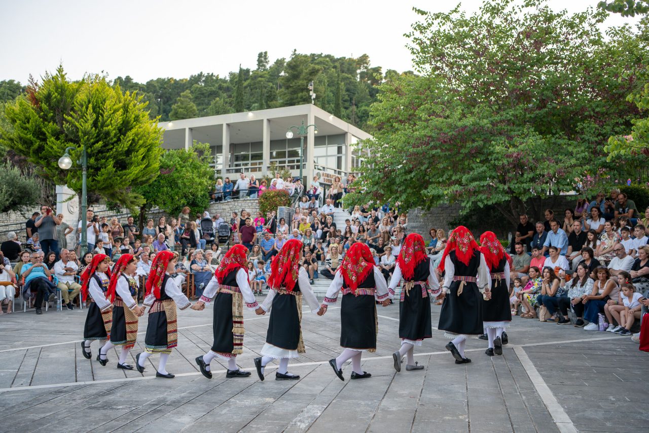 2o paidiko festival xorwn arxaias olympias1