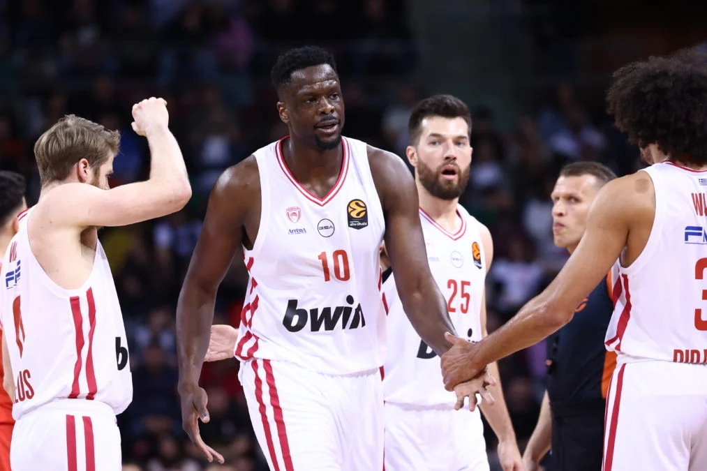 Fall Olympiacos 1013x675.jpg