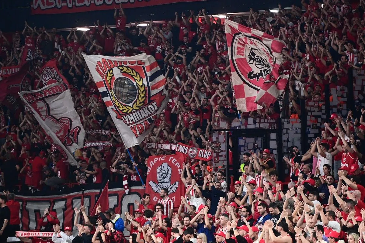 Filathloi opadoi olympiacos sef 1200x800 1.webp