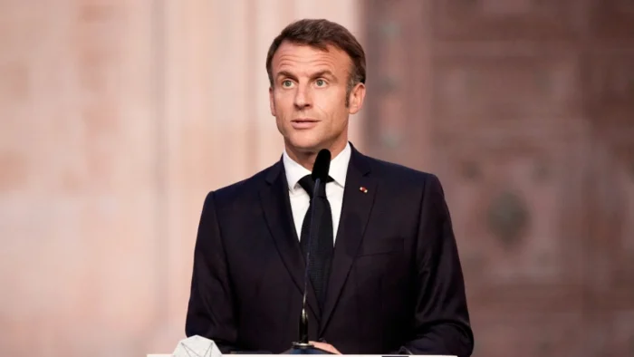 macron mak.jpg