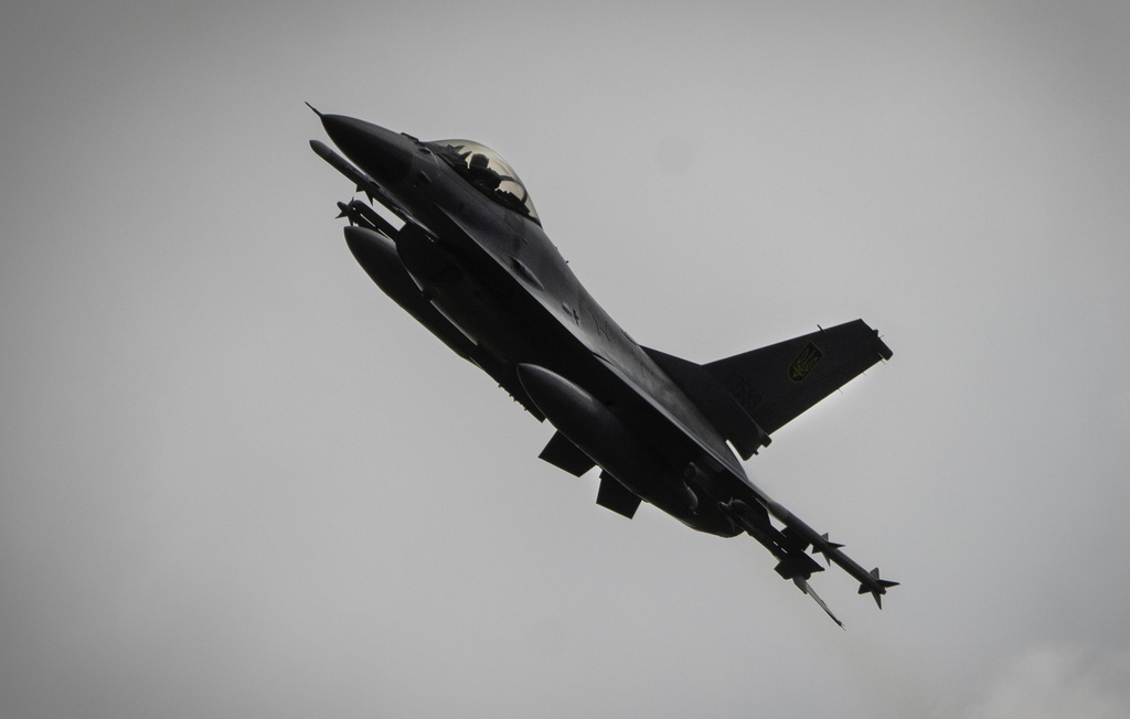 ap24242627594906.jpg