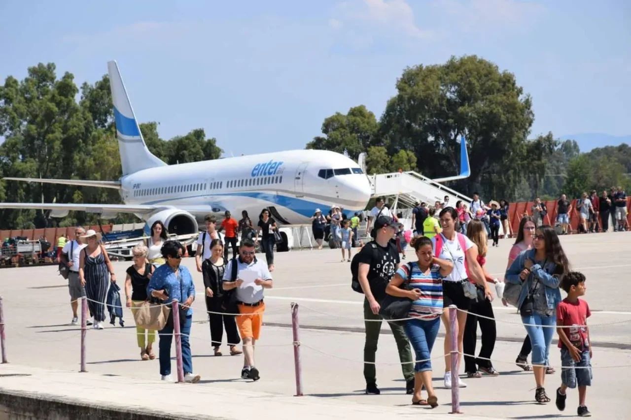 araxos aerodromio touristes jpg.webp