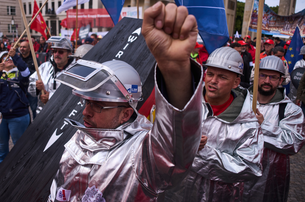 ig metal demonstration ap photo markus schreiber.jpg