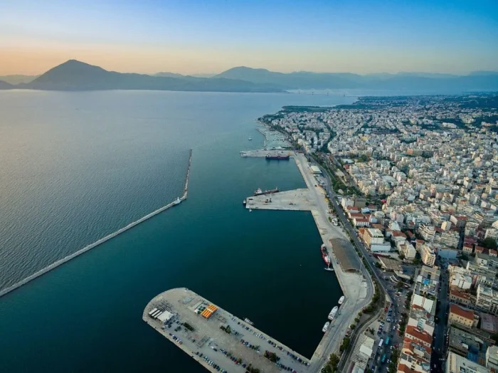 patra boreio limani.webp