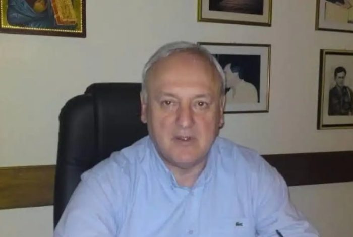 poinikologos.jpg