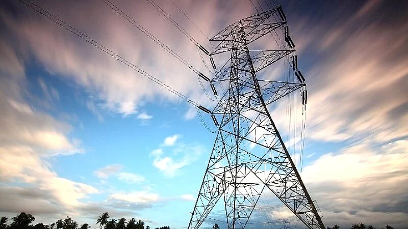 to neo topio stin agora ilektrikis energeias.webp